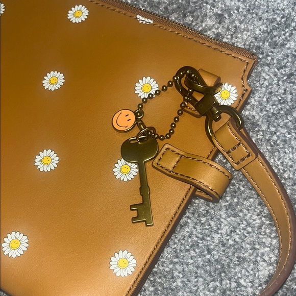 Fossil Tan Smiley Face Crossbody Bag - Picture 5 of 6